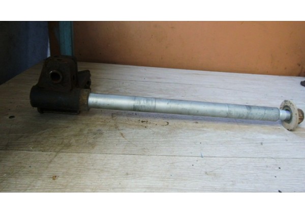 Болт переднього ричага правий Renault Master II, 7700308893